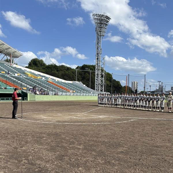 眞榮田 義光 那覇高校校長先生から閉会を宣言