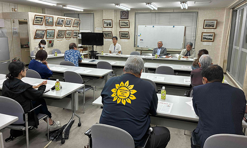 崎山氏の司会で進行