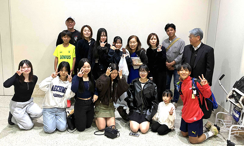 見送りに来てくれた友達も一緒に