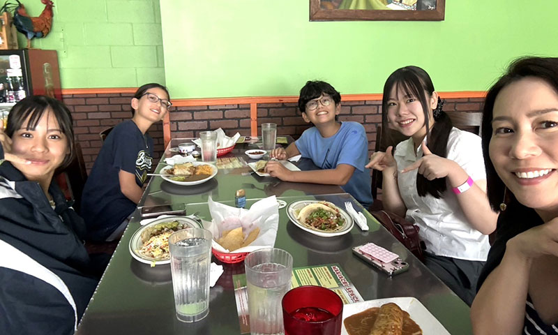 奥の２人がKiriさんの子供達