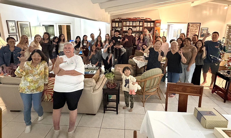 歓迎パーティーにはIolaniやKailuaの生徒33名も参加