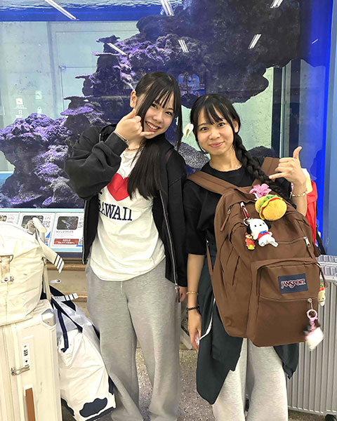 ３週間の疲れも見せず元気な２人