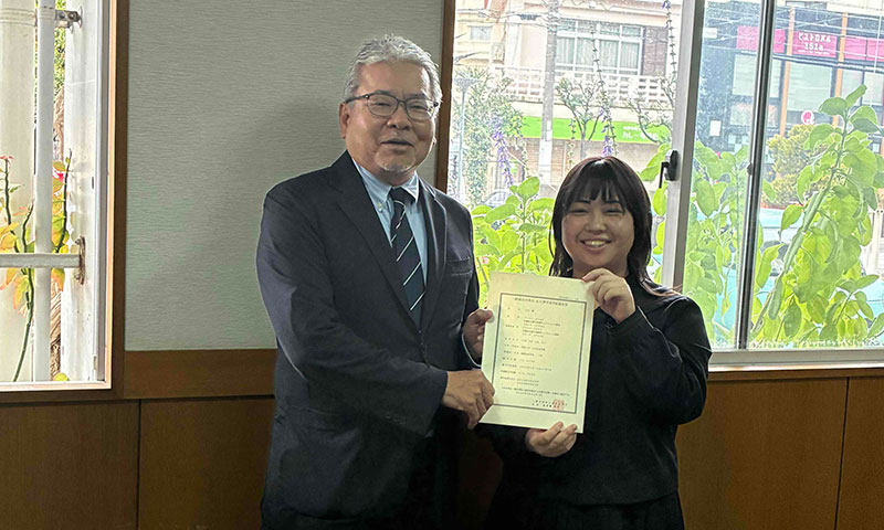 玉寄 琳 さんへ「第18期Ａ氏奨学生認定証」を交付 