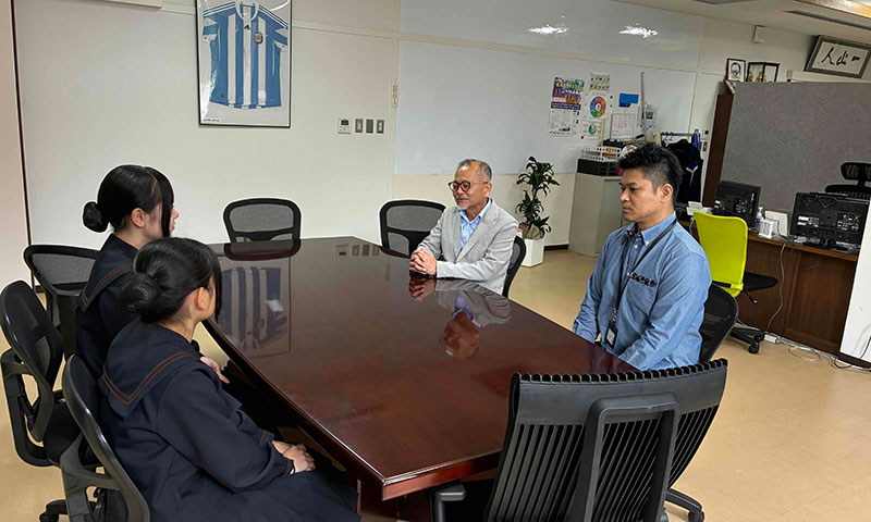 奥間 校長からは、是非とも広い視野で物事をみて判断して下さいとコメント