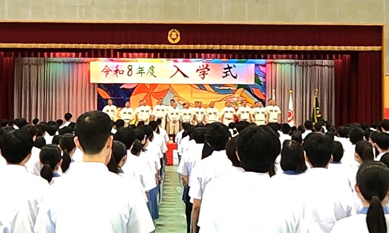 野球部が舞台で力強く校歌を紹介