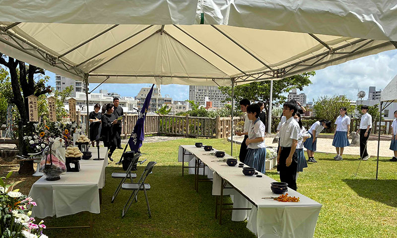 続いて参列者が焼香