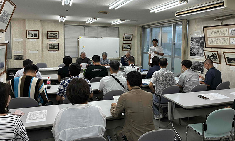久場淑弘の司会で進行